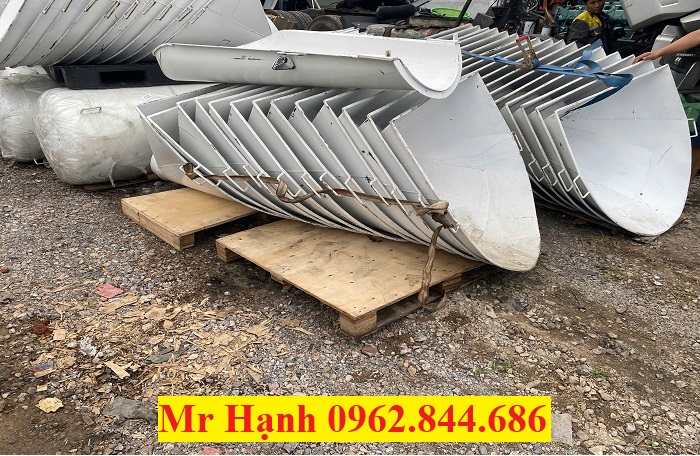 phễu nạp liệu xe trộn bê tông